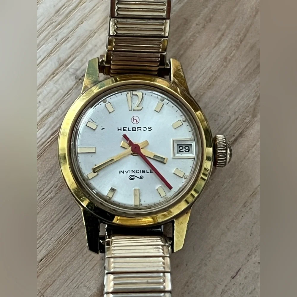 Helbros Invincible Rare Vintage Ladies Watch Mechanical Silver Dial Date Window